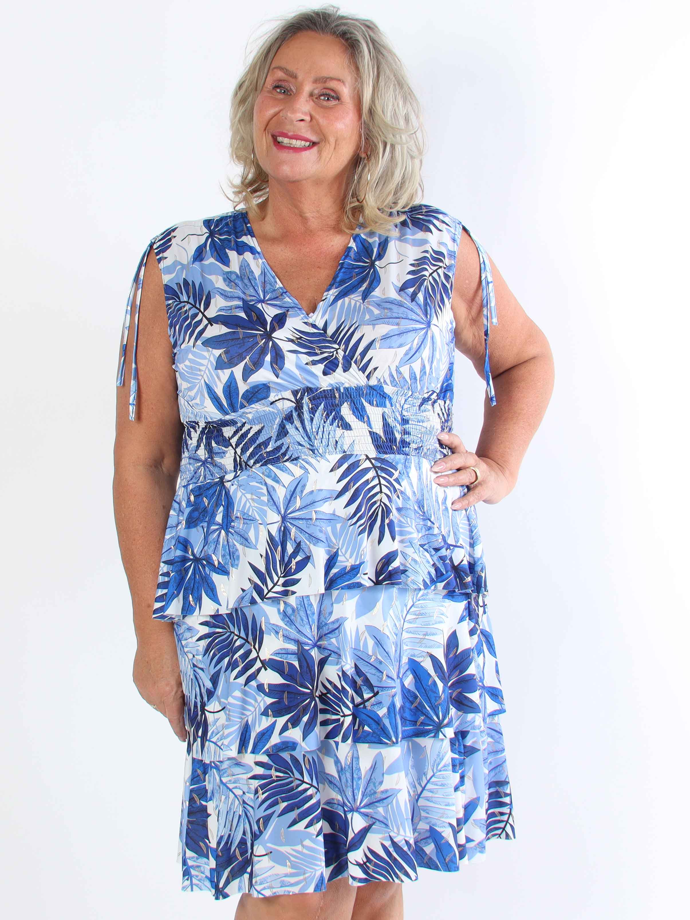 Pams Leaf Frills - Plus size kjole med bladprint og flæser